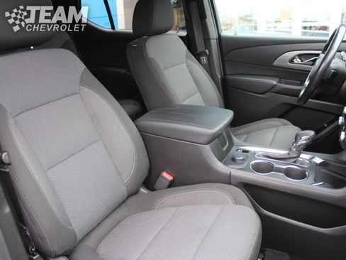 Used 2022 Chevrolet Traverse LT w/ LPO, Floor Liner Package image 30
