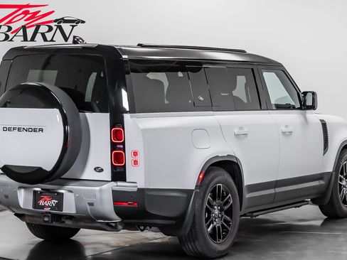 Used 2023 Land Rover Defender 130 SE AWD/4WD image 4