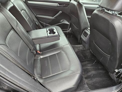 Used 2012 Volkswagen Passat 2.5 SE FWD image 12