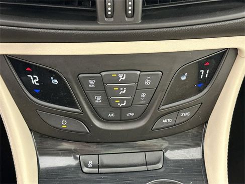 Used 2017 Buick Envision Premium image 15