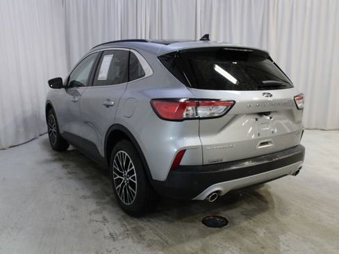 Used 2022 Ford Escape Titanium FWD image 23