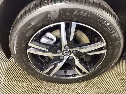 New 2026 Volvo XC40 B5 Core w/ Climate Package image 8