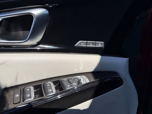 Used 2024 Kia Carnival SX Prestige image 13