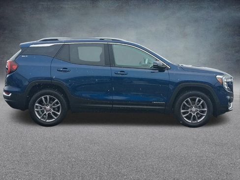 Used 2023 GMC Terrain SLT image 5