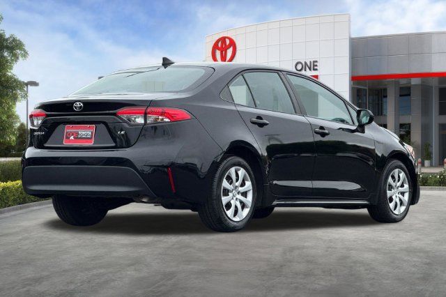 Certified 2024 Toyota Corolla LE FWD image 5