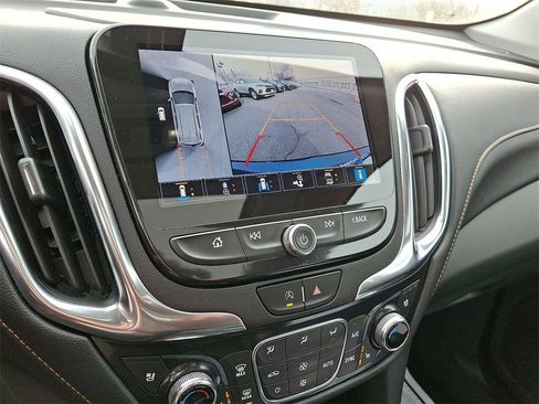 Used 2022 Chevrolet Equinox Premier image 15