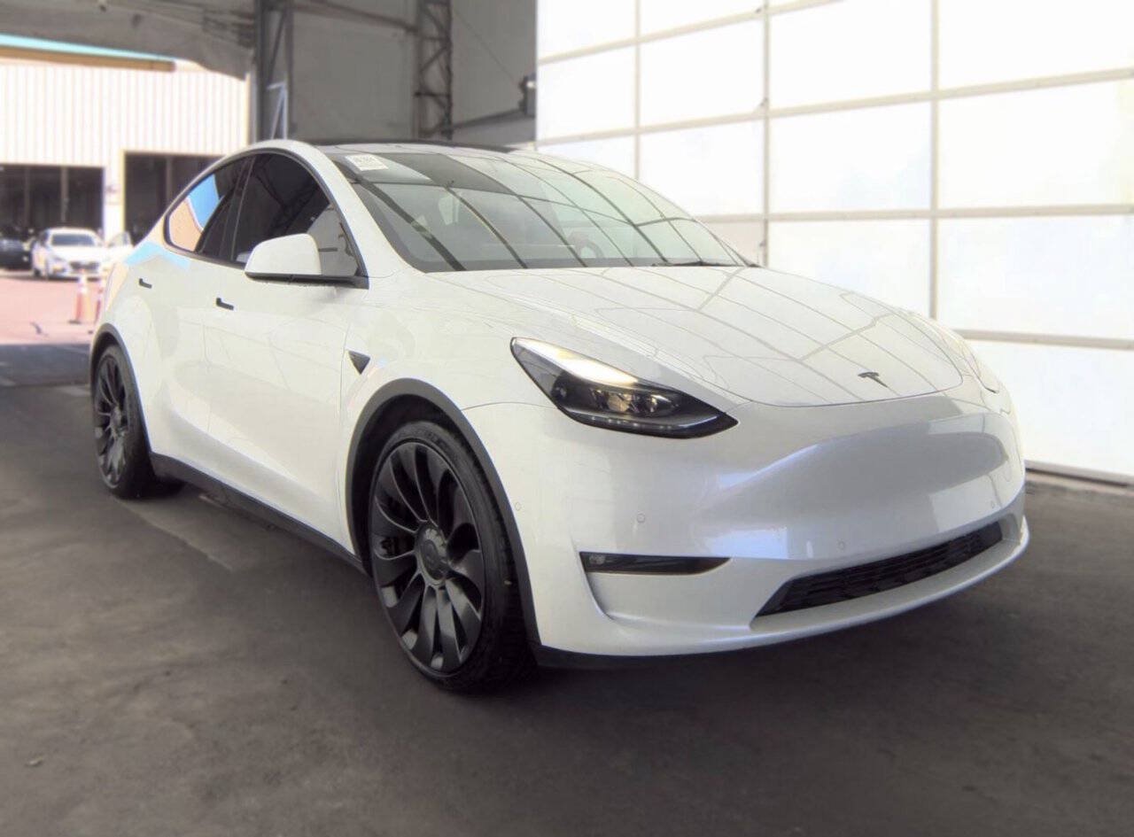 Used 2022 Tesla Model Y Performance AWD/4WD image 3