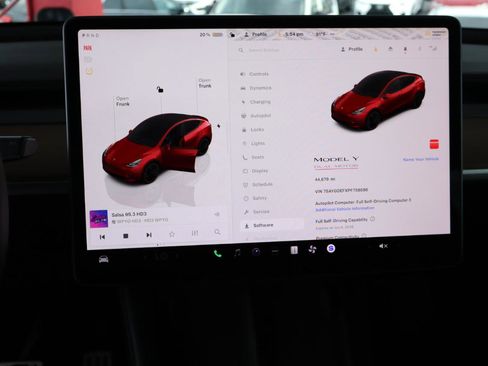 Used 2023 Tesla Model Y Performance AWD/4WD image 25
