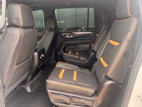 Used 2024 GMC Yukon XL AT4 w/ AT4 Premium Plus Package AWD/4WD image 14