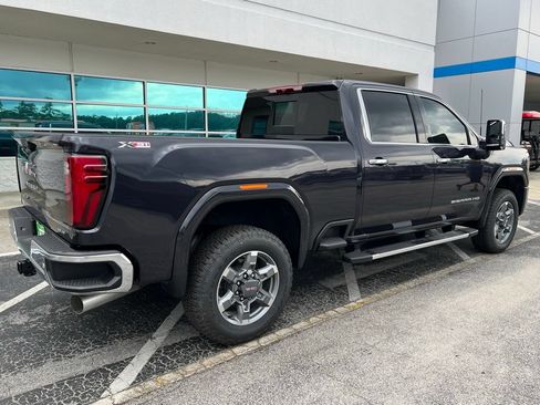New 2026 GMC Sierra 2500 SLT w/ SLT Premium Package AWD/4WD image 4