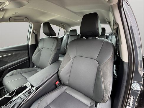 Used 2025 Toyota Camry XLE image 17