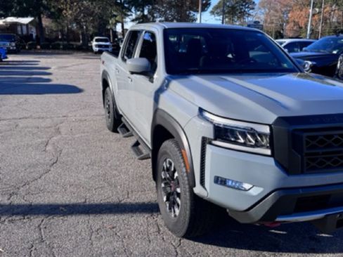 Used 2023 Nissan Frontier PRO-4X w/ Pro Convenience Package image 3