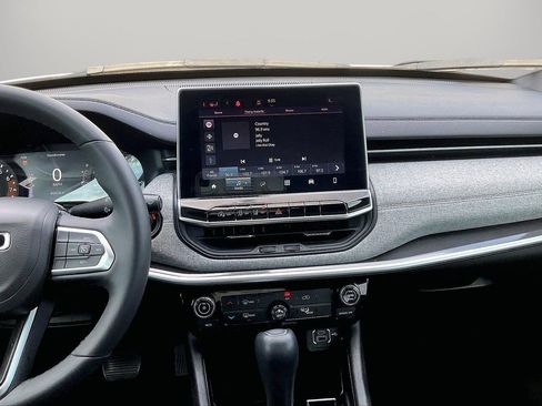 Used 2024 Jeep Compass Latitude w/ Sun and Sound Group image 13