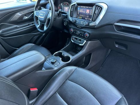 Used 2024 GMC Terrain SLT AWD/4WD image 15