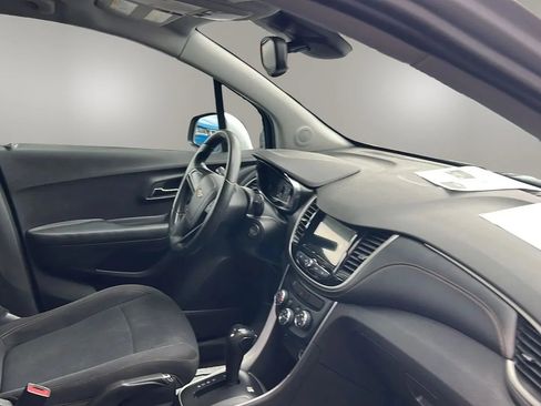 Used 2019 Chevrolet Trax LS image 22