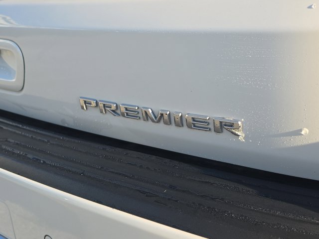 Used 2024 Chevrolet Suburban Premier w/ Premium Package AWD/4WD image 9