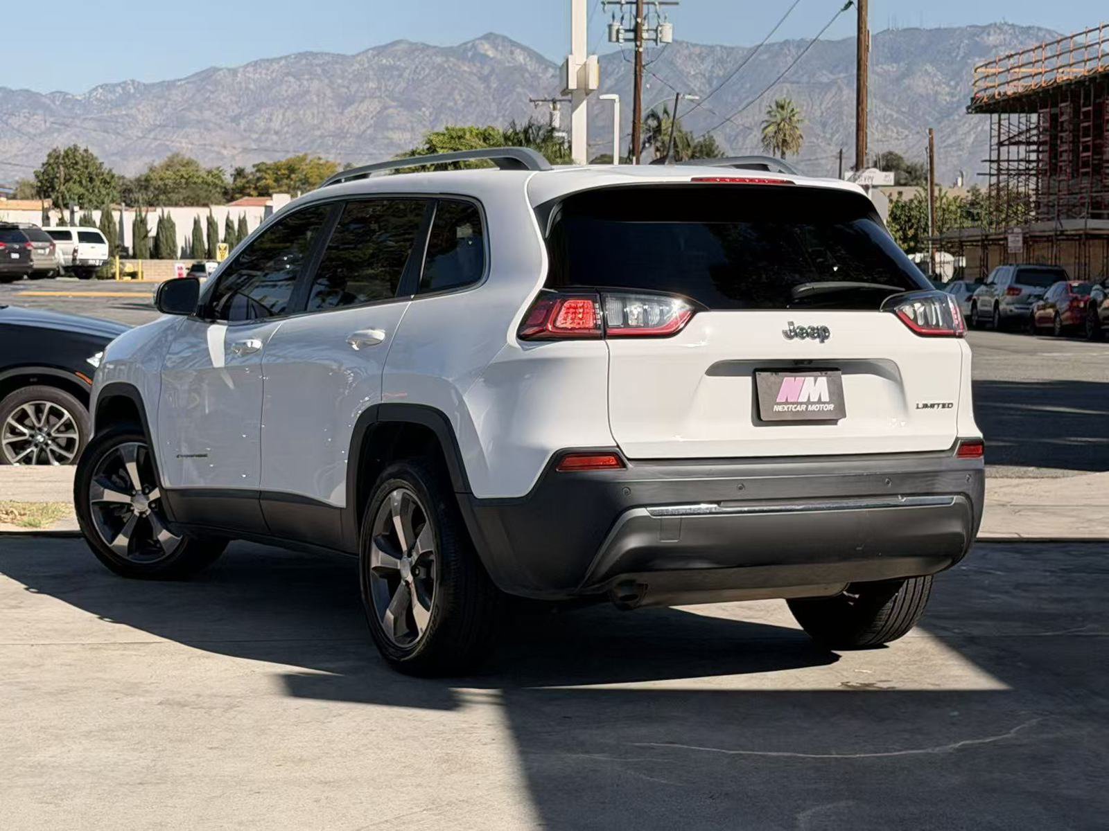 Used 2019 Jeep Cherokee Limited FWD image 6