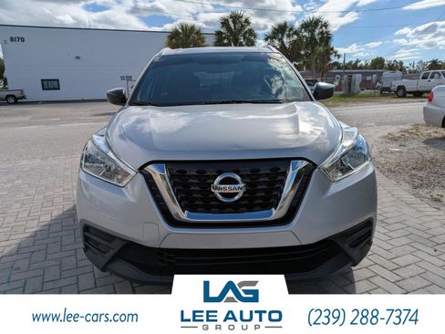 Used 2019 Nissan Kicks S image 8