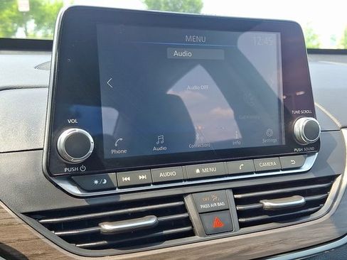 Used 2024 Nissan Altima 2.5 SV FWD image 16