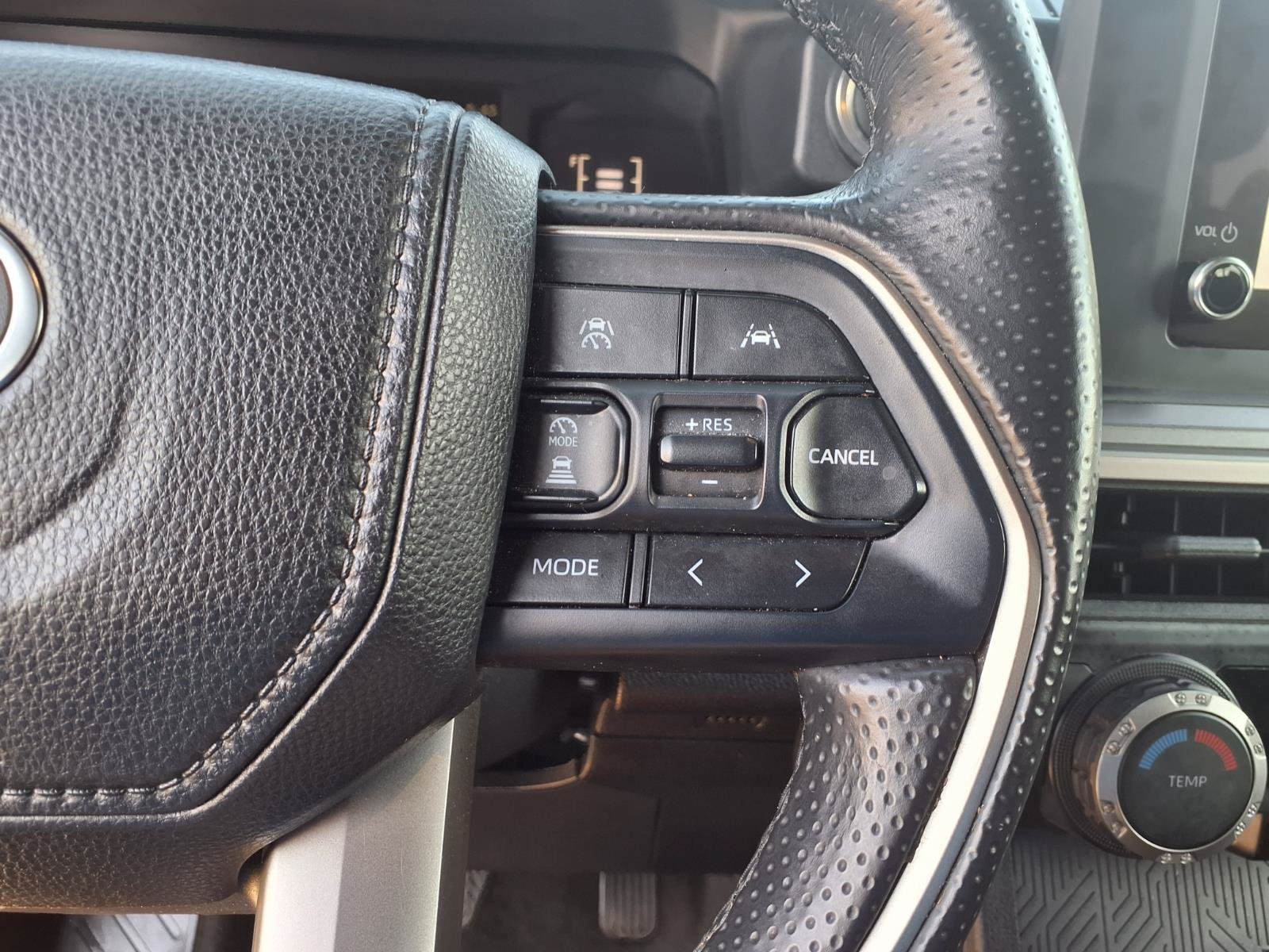 Used 2025 Toyota 4Runner SR5 AWD/4WD image 21