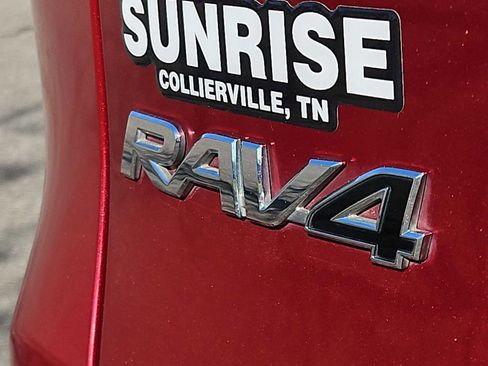 Used 2021 Toyota RAV4 LE image 13