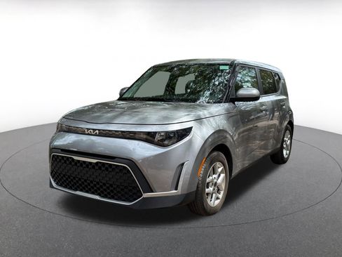 Used 2025 Kia Soul LX w/ LX Technology Package FWD image 3