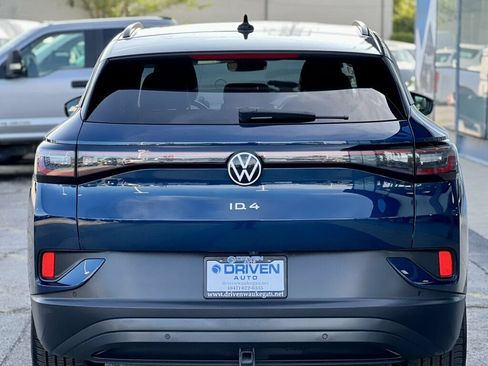 Used 2023 Volkswagen ID.4 Pro AWD/4WD image 4
