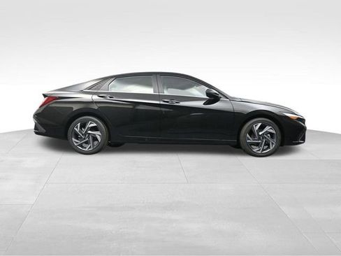 New 2026 Hyundai Elantra Limited image 39