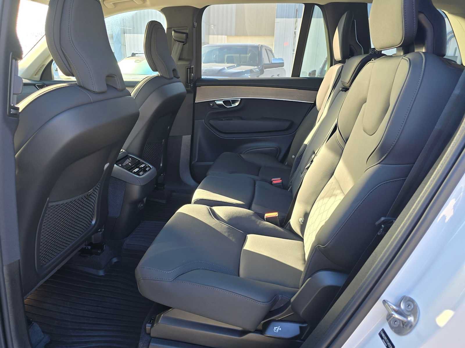 Used 2026 Volvo XC90 B6 Plus w/ Protection Package AWD/4WD image 15
