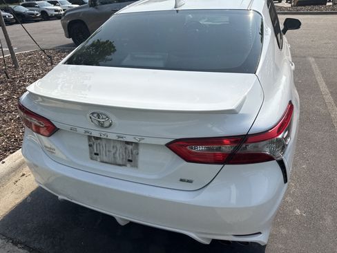 Used 2019 Toyota Camry SE w/ Convenience Package FWD image 8