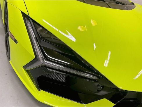 Used 2025 Lamborghini Revuelto image 30