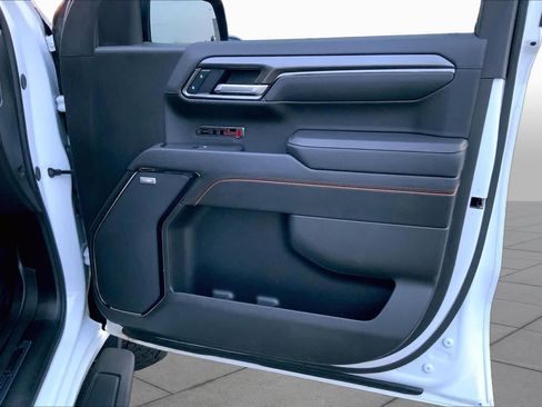 Used 2025 GMC Sierra 1500 AT4 w/ AT4 Premium Package AWD/4WD image 21
