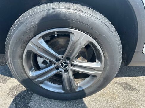 Used 2019 Mercedes-Benz GLC 300 4MATIC image 34