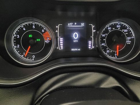 Used 2019 Jeep Cherokee Latitude w/ Cold Weather Group AWD/4WD image 23