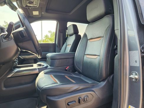 Used 2019 GMC Sierra 1500 AT4 w/ AT4 Premium Package AWD/4WD image 2