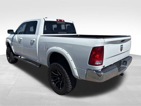 Used 2019 RAM 1500 Classic SLT AWD/4WD image 11