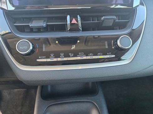 Used 2025 Toyota Corolla LE image 17