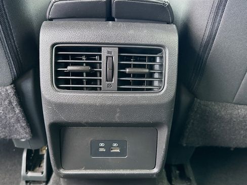 Used 2023 Nissan Rogue SV FWD image 16