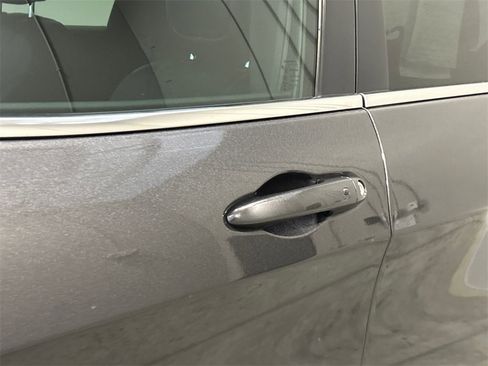 Used 2021 Jeep Cherokee Latitude Lux w/ Comfort/Convenience Group image 13