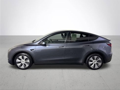 Used 2023 Tesla Model Y Long Range image 9