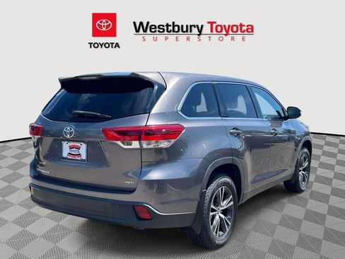 Certified 2019 Toyota Highlander LE AWD/4WD image 7