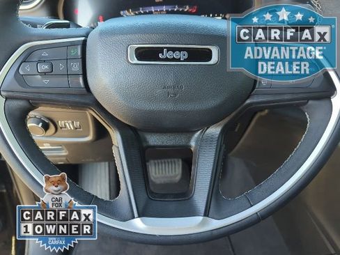 Used 2023 Jeep Grand Cherokee L Laredo image 6