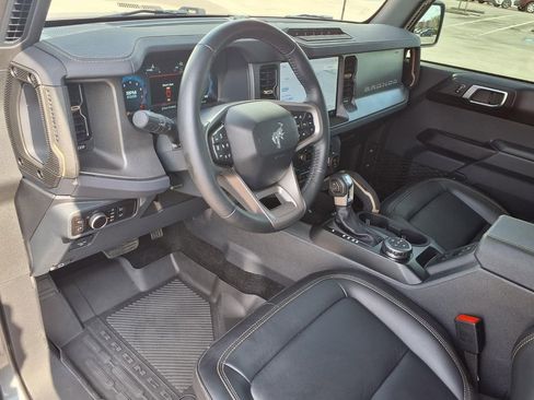 Used 2025 Ford Bronco Badlands w/ Sasquatch Package image 23