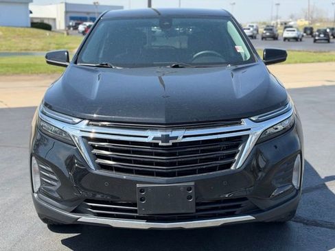 Used 2023 Chevrolet Equinox LT image 2