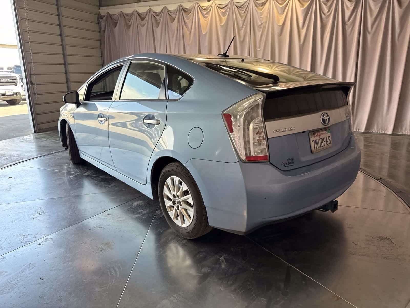 Used 2015 Toyota Prius Prime Plug-In Hybrid FWD image 7