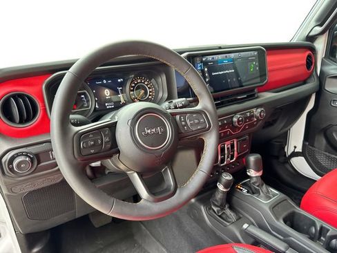 Used 2024 Jeep Wrangler Unlimited Sport AWD/4WD image 11