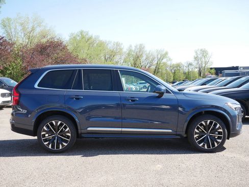 New 2025 Volvo XC90 T8 Core image 2