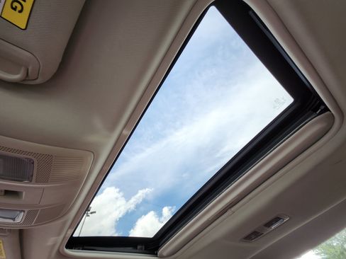 Used 2021 MAZDA MAZDA6 Carbon Edition FWD image 2