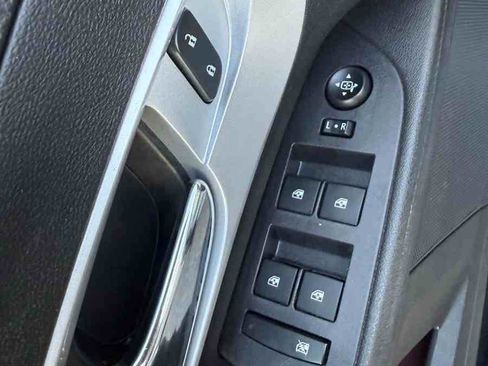 Used 2017 Chevrolet Equinox LT w/ Convenience Package image 24