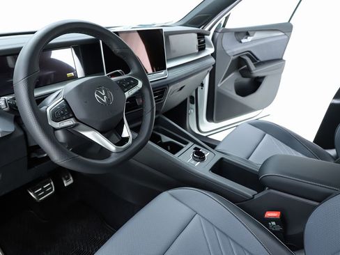 New 2026 Volkswagen Tiguan SE R-Line image 19